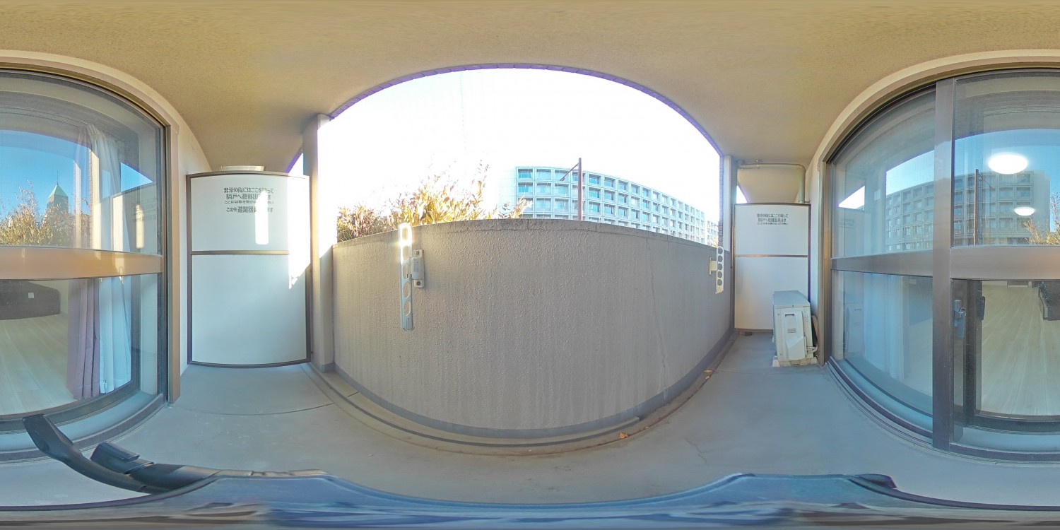 二重窓　バルコニー