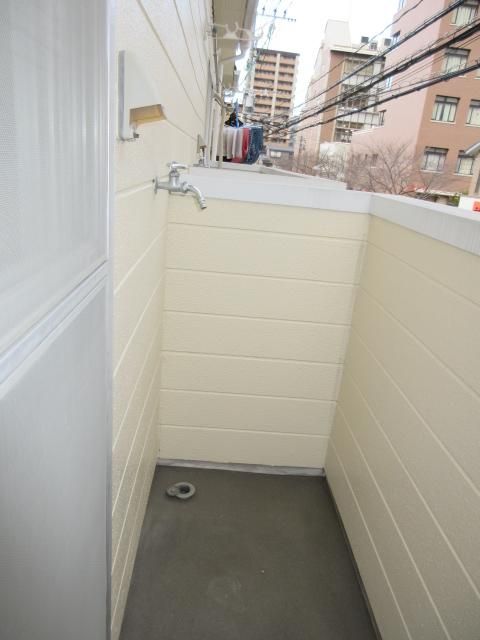 【バルコニー】洗濯機置場