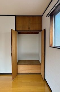 2階洋室収納