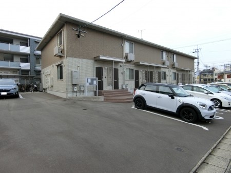 【金山駅徒歩5分】都市ガス使用、追焚機能、浴室乾燥機、ウォークインクローゼットなど、設備も充実した1ＬＤＫのご紹介です。【城南区松山】