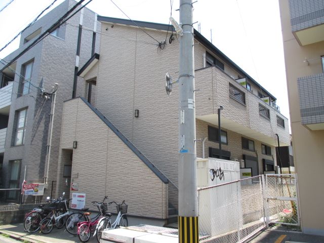 【高宮駅徒歩12分】閑静な住宅街のロフト付き１K、モニターホン付きで女性の一人暮らしにも♪バストイレ別室、敷金礼金ゼロで初期費用もお得です！【南区大楠】