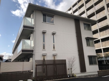 【西鉄朝倉街道駅すぐ】ペット飼育相談可能、2019年築の築浅1LDKのご紹介です。安心のオートロック付き、追焚機能、浴室乾燥機など設備も充実しています。【筑紫野市針摺西】