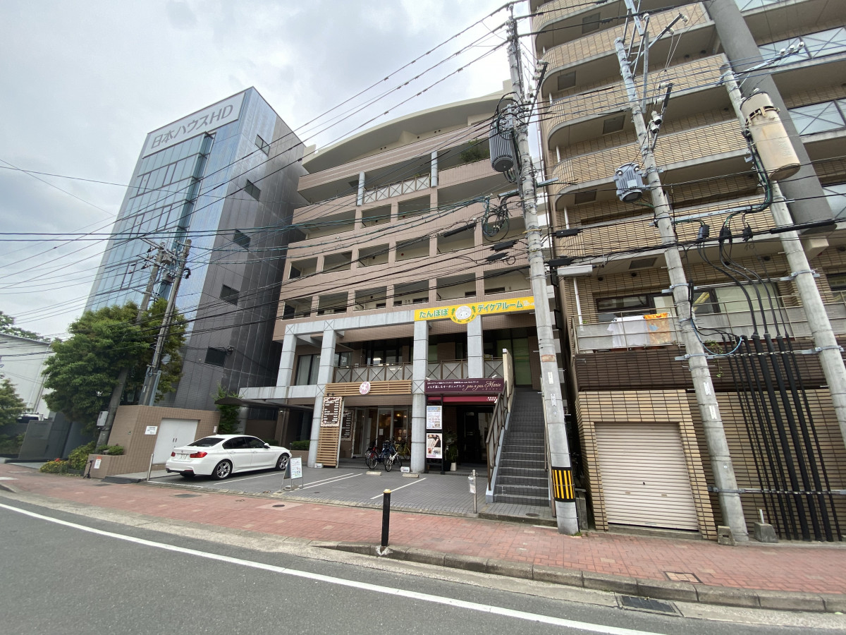 【大橋駅徒歩3分！】駅すぐそばの２LDK☆駅前でお買物もアクセスもとーっても便利♪オートロックや防犯カメラ付きでセキュリティもしっかり安心！全室収納付き、宅配ボックス付きで荷物の受取ラクラク♪都市ガスのお部屋です！【大橋1丁目】