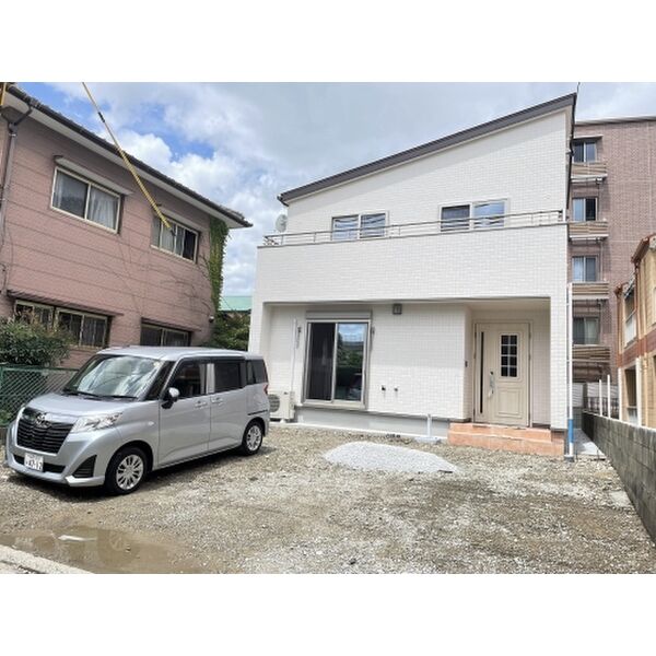 【井尻徒歩5分】新築戸建て３LDK☆前面駐車場3台分無料!!設備は超充実、トイレ二か所、ウォークインクローゼット2か所、シューズクロークなど収納はたーっぷり、リビング広い!!22帖以上♪なんと事務所利用可能☆【南区井尻】