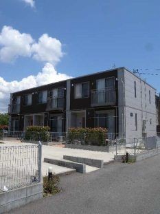 【岡田バス停徒歩8分】戸建て感覚でお住まい頂けるテラスハウスの3LDK。ペット飼育相談可、追い焚き機能、浴室乾燥機など設備も充実した3LDKのお部屋です。【筑紫野市岡田】