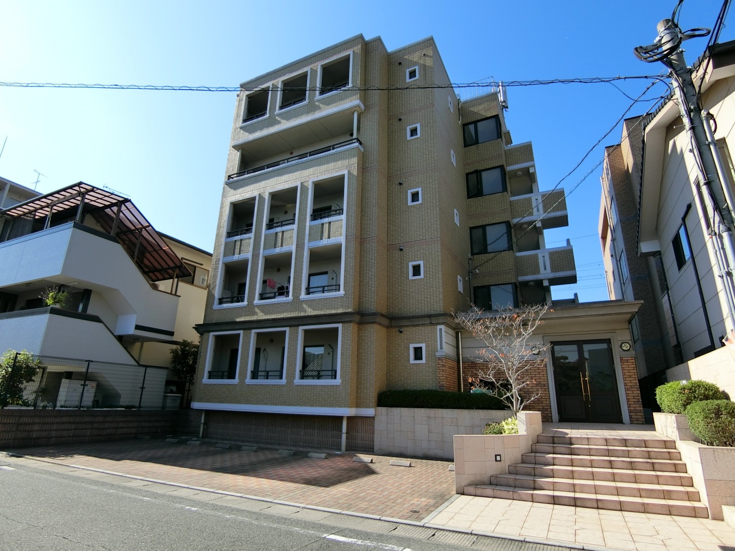 【箱崎駅9分】安心のオートロック☆駅近で通勤通学便利☆カウンターキッチン☆バス・トイレ別☆周辺環境良好☆角部屋・日当たり良好【筥松3丁目】