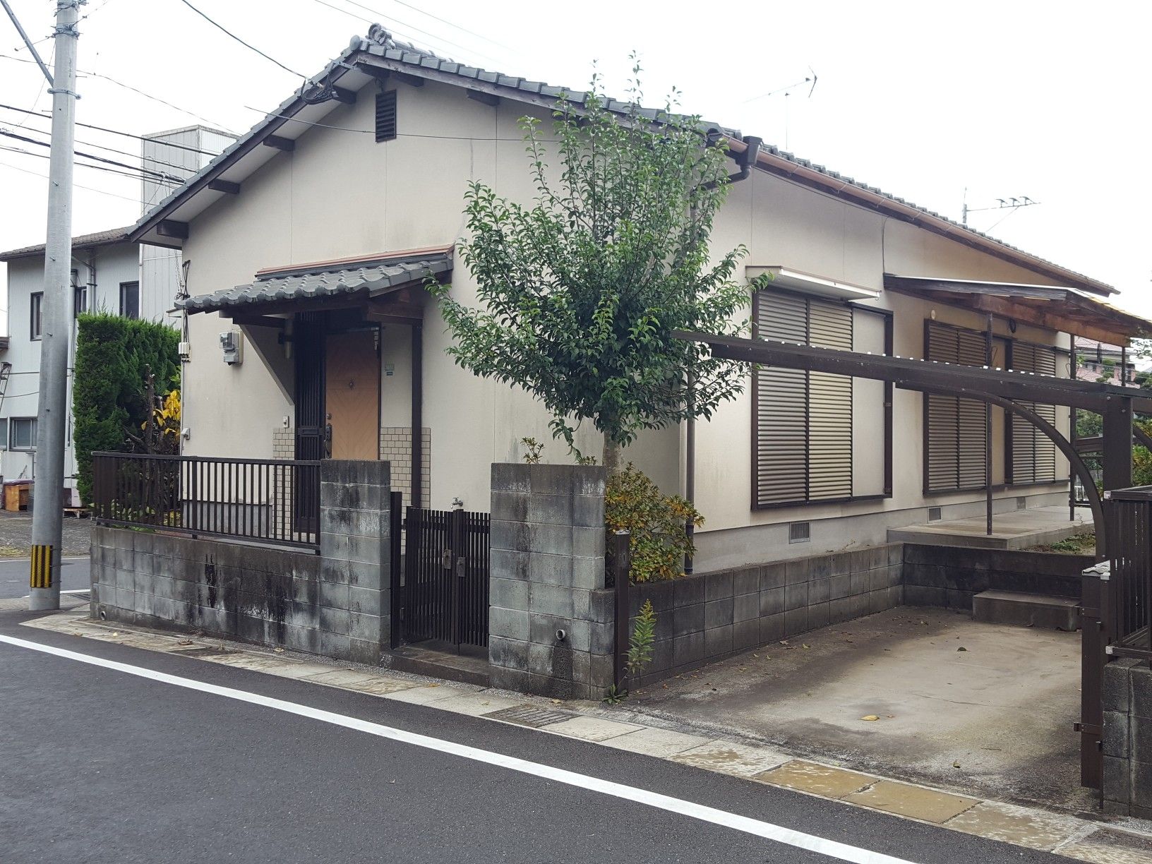 【南区柏原】静かな住宅街の戸建☆３DK☆小さいお子様がいるファミリーにピッタリ！追い焚きやシャンプードレッサーも完備☆屋根付き駐車場1台無料♪【古野バス停徒歩5分】