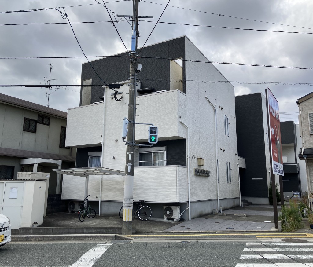 【西鉄二日市駅徒歩9分】インターネット使い放題！温水洗浄便座､浴室乾燥機など室内設備多数♪エアコン付きです～【二日市中央三丁目】