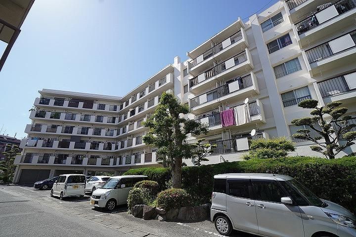 【城南区長尾】油山観光通り沿い、2LDK☆大型団地、見晴らし日当たり良好♪リビング広々18帖、寛ぎの和室あり、スーパーやコンビニ、飲食店も揃ってます☆敷地内駐車場同時契約可能！内覧できます♪【友泉亭バス停徒歩3分】