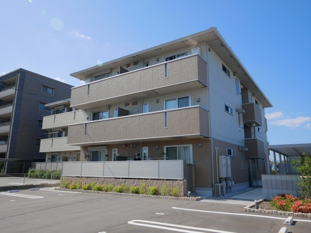 【JR原田駅徒歩3分】築浅、ペット可物件、室内設備充実してます♪ウォ―クインクローゼット有のお部屋です！【筑紫野市原田】